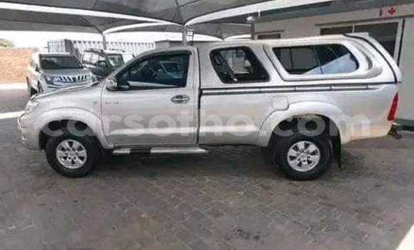 Sayi Na hannu Toyota Hilux Silver Mota in Maseru a Maseru Sayi Na hannu Toyota Hilux Silver Mota in Maseru a Maseru