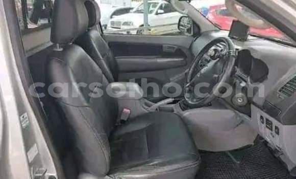 Sayi Na hannu Toyota Hilux Silver Mota in Maseru a Maseru Sayi Na hannu Toyota Hilux Silver Mota in Maseru a Maseru