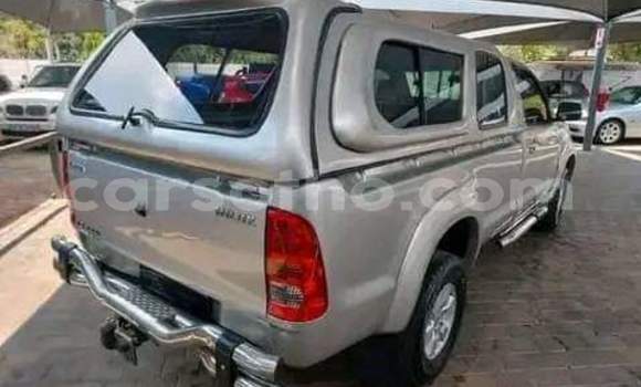 Sayi Na hannu Toyota Hilux Silver Mota in Maseru a Maseru Sayi Na hannu Toyota Hilux Silver Mota in Maseru a Maseru