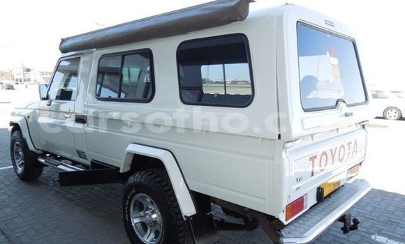 Buy Used Toyota Land Cruiser White Car in Import - Dubai in Maseru Buy Used Toyota Land Cruiser White Car in Import - Dubai in Maseru