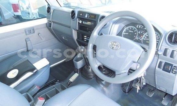 Buy Used Toyota Land Cruiser White Car in Import - Dubai in Maseru Buy Used Toyota Land Cruiser White Car in Import - Dubai in Maseru