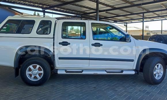 Sayi Na hannu Isuzu KB White Mota in Maseru a Maseru Sayi Na hannu Isuzu KB White Mota in Maseru a Maseru