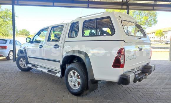 Sayi Na hannu Isuzu KB White Mota in Maseru a Maseru Sayi Na hannu Isuzu KB White Mota in Maseru a Maseru