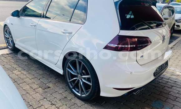 اشتري مستعمل Volkswagen Golf R White سيارة في Maseru في Maseru اشتري مستعمل Volkswagen Golf R White سيارة في Maseru في Maseru