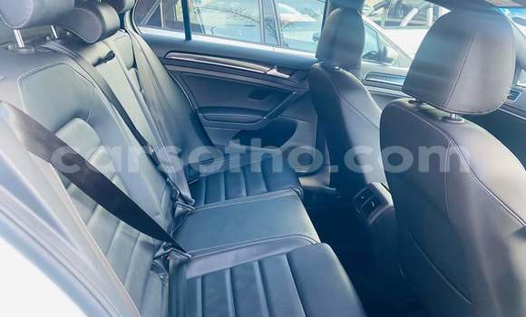 اشتري مستعمل Volkswagen Golf R White سيارة في Maseru في Maseru اشتري مستعمل Volkswagen Golf R White سيارة في Maseru في Maseru