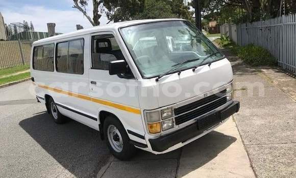 اشتري مستعمل Toyota Hiace White سيارة في Maseru في Maseru