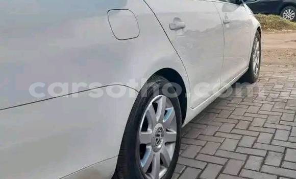 Sayi Na hannu Volkswagen Jetta White Mota in Butha–Buthe a Thaba-Tseka Sayi Na hannu Volkswagen Jetta White Mota in Butha–Buthe a Thaba-Tseka