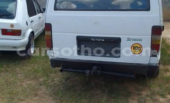 اشتري مستعمل Toyota Hiace White سيارة في Mafeteng في Mafeteng