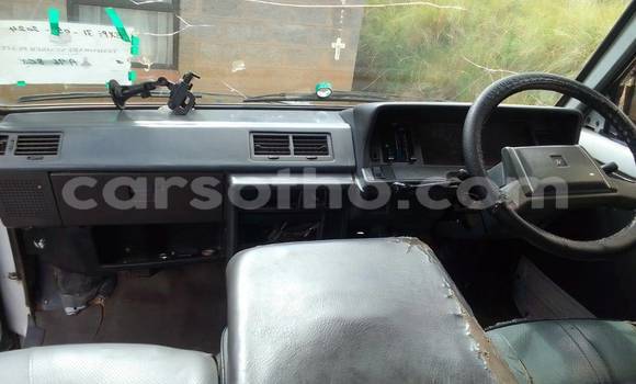 Sayi Na hannu Toyota Hiace White Mota in Mafeteng a Mafeteng Sayi Na hannu Toyota Hiace White Mota in Mafeteng a Mafeteng