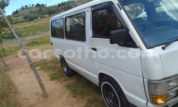 Sayi Na hannu Toyota Hiace White Mota in Mafeteng a Mafeteng Sayi Na hannu Toyota Hiace White Mota in Mafeteng a Mafeteng