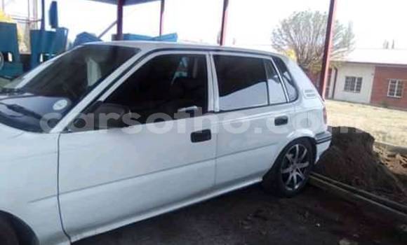 Sayi Na hannu Toyota 4Runner White Mota in Maputsoa a Leribe Sayi Na hannu Toyota 4Runner White Mota in Maputsoa a Leribe