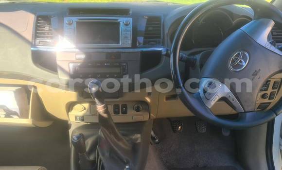 Sayi Na hannu Toyota Fortuner White Mota in Mafeteng a Mafeteng Sayi Na hannu Toyota Fortuner White Mota in Mafeteng a Mafeteng