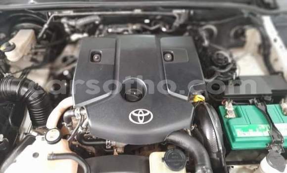 Sayi Na hannu Toyota Hilux White Mota in Maseru a Maseru Sayi Na hannu Toyota Hilux White Mota in Maseru a Maseru
