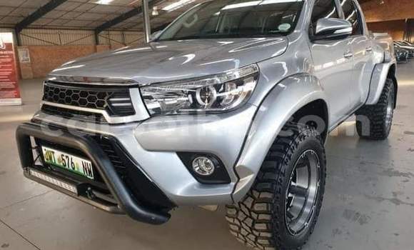 Sayi Na hannu Toyota Hilux Silver Mota in Maseru a Maseru Sayi Na hannu Toyota Hilux Silver Mota in Maseru a Maseru