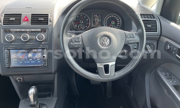 Sayi Na hannu Volkswagen Touran Black Mota in Maputsoe a Leribe Sayi Na hannu Volkswagen Touran Black Mota in Maputsoe a Leribe