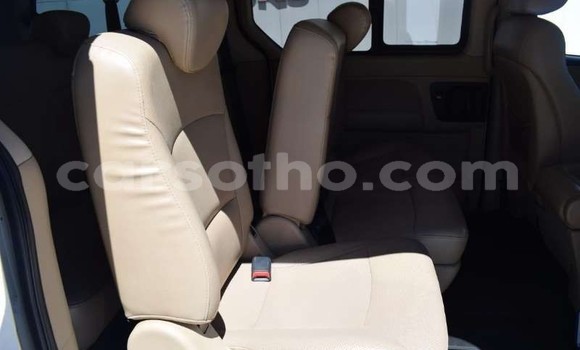 Sayi Imported Hyundai H1 White Mota in Import - Dubai a Maseru Sayi Imported Hyundai H1 White Mota in Import - Dubai a Maseru