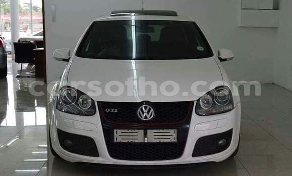 اشتري مستعمل Volkswagen Golf GTI White سيارة في Maseru في Maseru