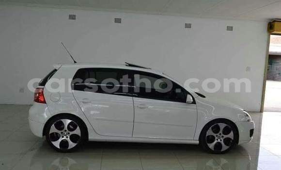 اشتري مستعمل Volkswagen Golf GTI White سيارة في Maseru في Maseru اشتري مستعمل Volkswagen Golf GTI White سيارة في Maseru في Maseru