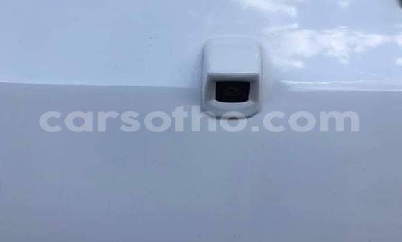 Sayi Na hannu Toyota Hilux White Mota in Maseru a Maseru Sayi Na hannu Toyota Hilux White Mota in Maseru a Maseru