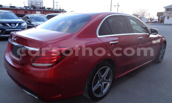 Sayi Na hannu Mercedes-Benz C–Class Red Mota in Maseru a Maseru Sayi Na hannu Mercedes-Benz C–Class Red Mota in Maseru a Maseru