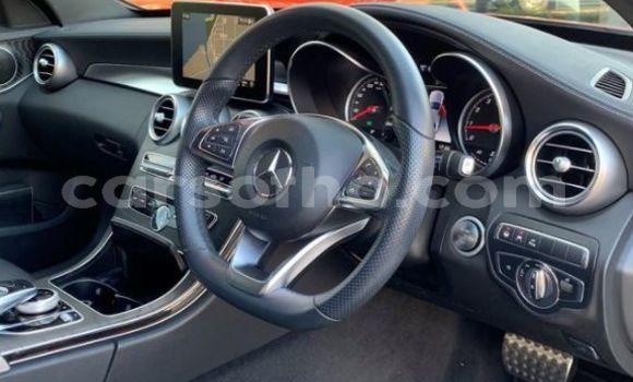 Sayi Na hannu Mercedes-Benz C–Class Red Mota in Maseru a Maseru Sayi Na hannu Mercedes-Benz C–Class Red Mota in Maseru a Maseru