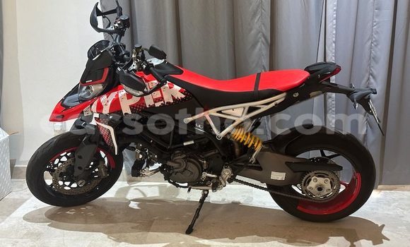 Sayi Na hannu Ducati Hypermotard Red Motsi in Maseru a Maseru