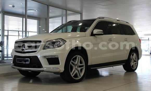 Sayi Na hannu Mercedes-Benz GL–Class White Mota in Maseru a Maseru Sayi Na hannu Mercedes-Benz GL–Class White Mota in Maseru a Maseru
