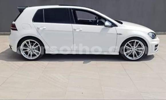Sayi Na hannu Volkswagen Golf R White Mota in Maseru a Maseru Sayi Na hannu Volkswagen Golf R White Mota in Maseru a Maseru