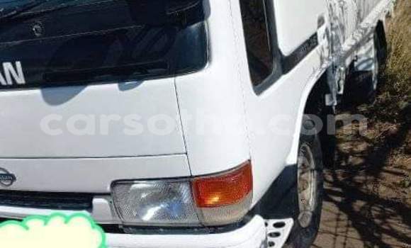 Buy Used Nissan Evalia White Truck in Import - Dubai in Maseru