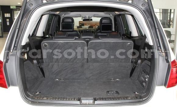 Sayi Na hannu Mercedes-Benz GL–Class White Mota in Maseru a Maseru Sayi Na hannu Mercedes-Benz GL–Class White Mota in Maseru a Maseru