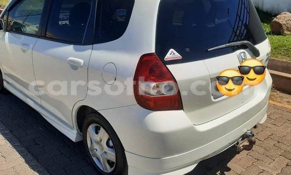 اشتري مستعمل Volkswagen Beetle White سيارة في Mafeteng في Mafeteng اشتري مستعمل Volkswagen Beetle White سيارة في Mafeteng في Mafeteng