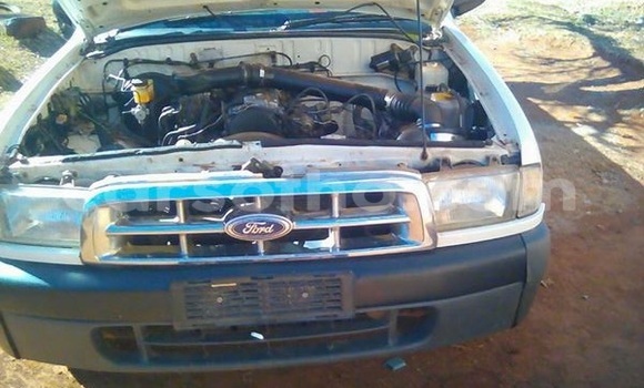 Sayi Na hannu Ford Ranger White Mota in Maseru a Maseru Sayi Na hannu Ford Ranger White Mota in Maseru a Maseru