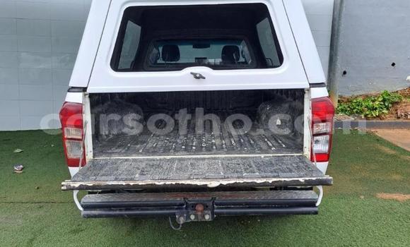 اشتري مستعمل Isuzu KB White سيارة في Maseru في Maseru اشتري مستعمل Isuzu KB White سيارة في Maseru في Maseru