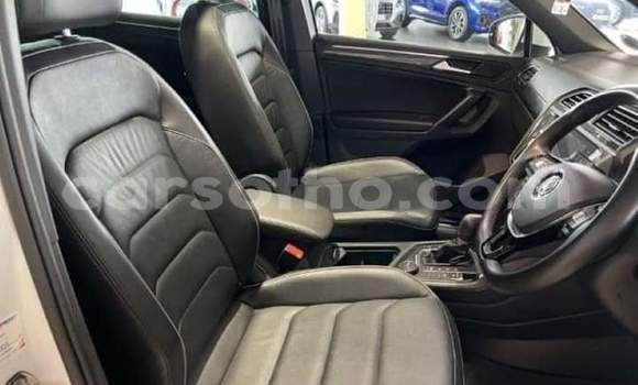 Sayi Na hannu Volkswagen Tiguan White Mota in Maseru a Maseru Sayi Na hannu Volkswagen Tiguan White Mota in Maseru a Maseru