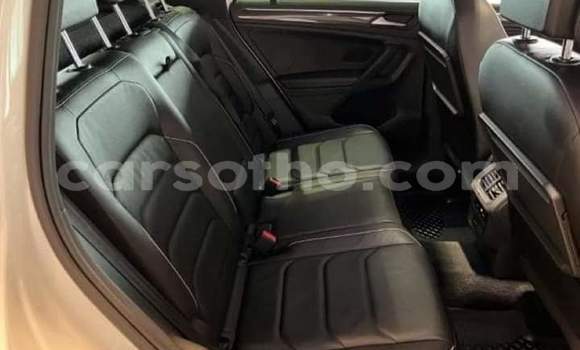 Sayi Na hannu Volkswagen Tiguan White Mota in Maseru a Maseru Sayi Na hannu Volkswagen Tiguan White Mota in Maseru a Maseru