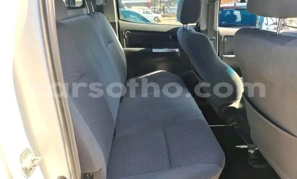 اشتري مستعمل Toyota Hilux White سيارة في Maseru في Maseru اشتري مستعمل Toyota Hilux White سيارة في Maseru في Maseru