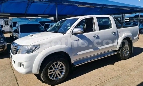 اشتري مستعمل Toyota Hilux White سيارة في Maseru في Maseru اشتري مستعمل Toyota Hilux White سيارة في Maseru في Maseru