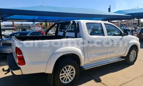 اشتري مستعمل Toyota Hilux White سيارة في Maseru في Maseru اشتري مستعمل Toyota Hilux White سيارة في Maseru في Maseru