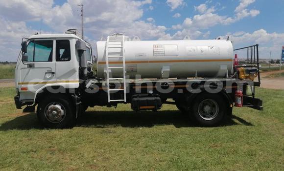 اشتري مستعمل Nissan UD Other شاحنة في Maseru في Maseru اشتري مستعمل Nissan UD Other شاحنة في Maseru في Maseru