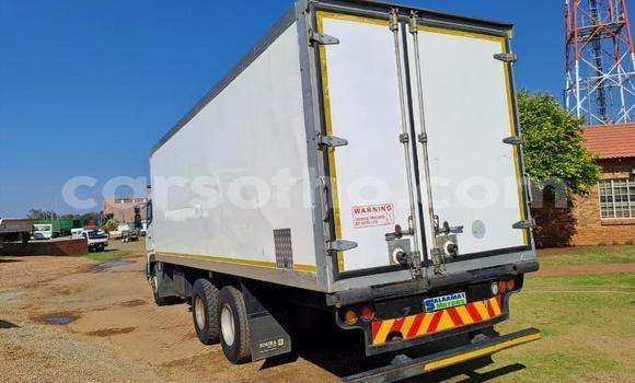 Acheter Occasion Utilitaire Nissan UD Blanc à Maseru, Maseru Acheter Occasion Utilitaire Nissan UD Blanc à Maseru, Maseru