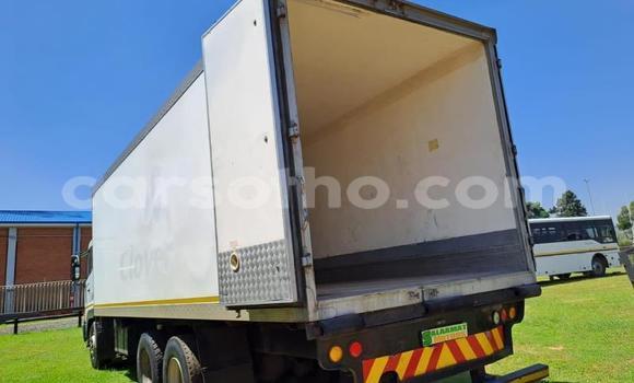 Acheter Occasion Utilitaire Nissan UD Blanc à Maseru, Maseru Acheter Occasion Utilitaire Nissan UD Blanc à Maseru, Maseru