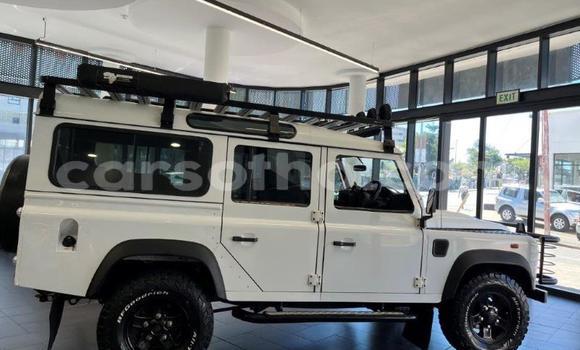 Acheter Occasion Voiture Land Rover Defender Blanc à Maseru, Maseru Acheter Occasion Voiture Land Rover Defender Blanc à Maseru, Maseru