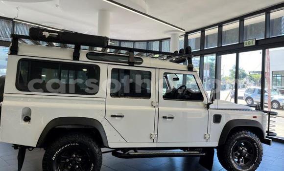 Acheter Occasion Voiture Land Rover Defender Blanc à Maseru, Maseru Acheter Occasion Voiture Land Rover Defender Blanc à Maseru, Maseru
