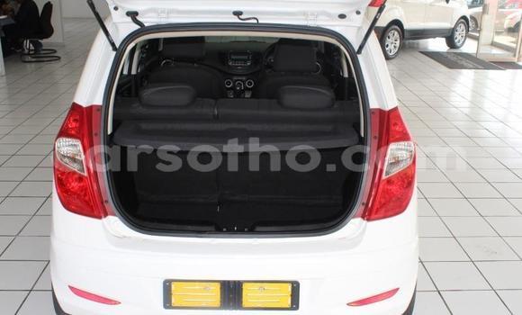 Acheter Occasion Voiture Hyundai i10 Blanc à Maputsoa, Leribe Acheter Occasion Voiture Hyundai i10 Blanc à Maputsoa, Leribe