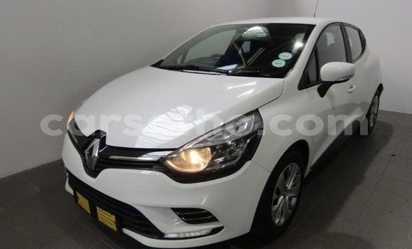 Sayi Na hannu Renault Clio White Mota in Maputsoa a Leribe