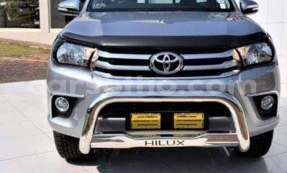 Sayi Na hannu Toyota Hilux Silver Mota in Maseru a Maseru Sayi Na hannu Toyota Hilux Silver Mota in Maseru a Maseru