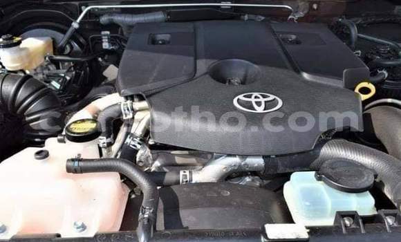 Sayi Na hannu Toyota Hilux Silver Mota in Maseru a Maseru Sayi Na hannu Toyota Hilux Silver Mota in Maseru a Maseru