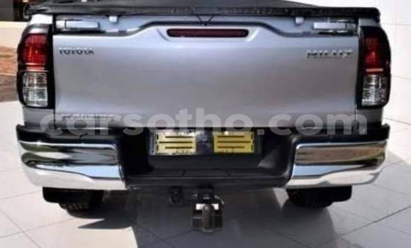 Sayi Na hannu Toyota Hilux Silver Mota in Maseru a Maseru Sayi Na hannu Toyota Hilux Silver Mota in Maseru a Maseru