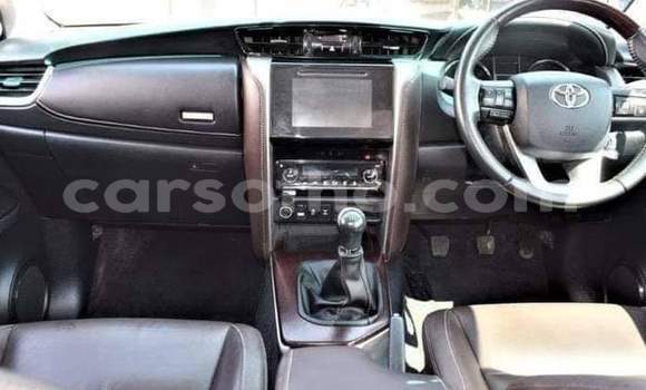 Sayi Na hannu Toyota Fortuner White Mota in Maseru a Maseru Sayi Na hannu Toyota Fortuner White Mota in Maseru a Maseru