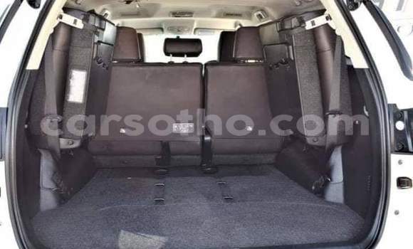 Sayi Na hannu Toyota Fortuner White Mota in Maseru a Maseru Sayi Na hannu Toyota Fortuner White Mota in Maseru a Maseru